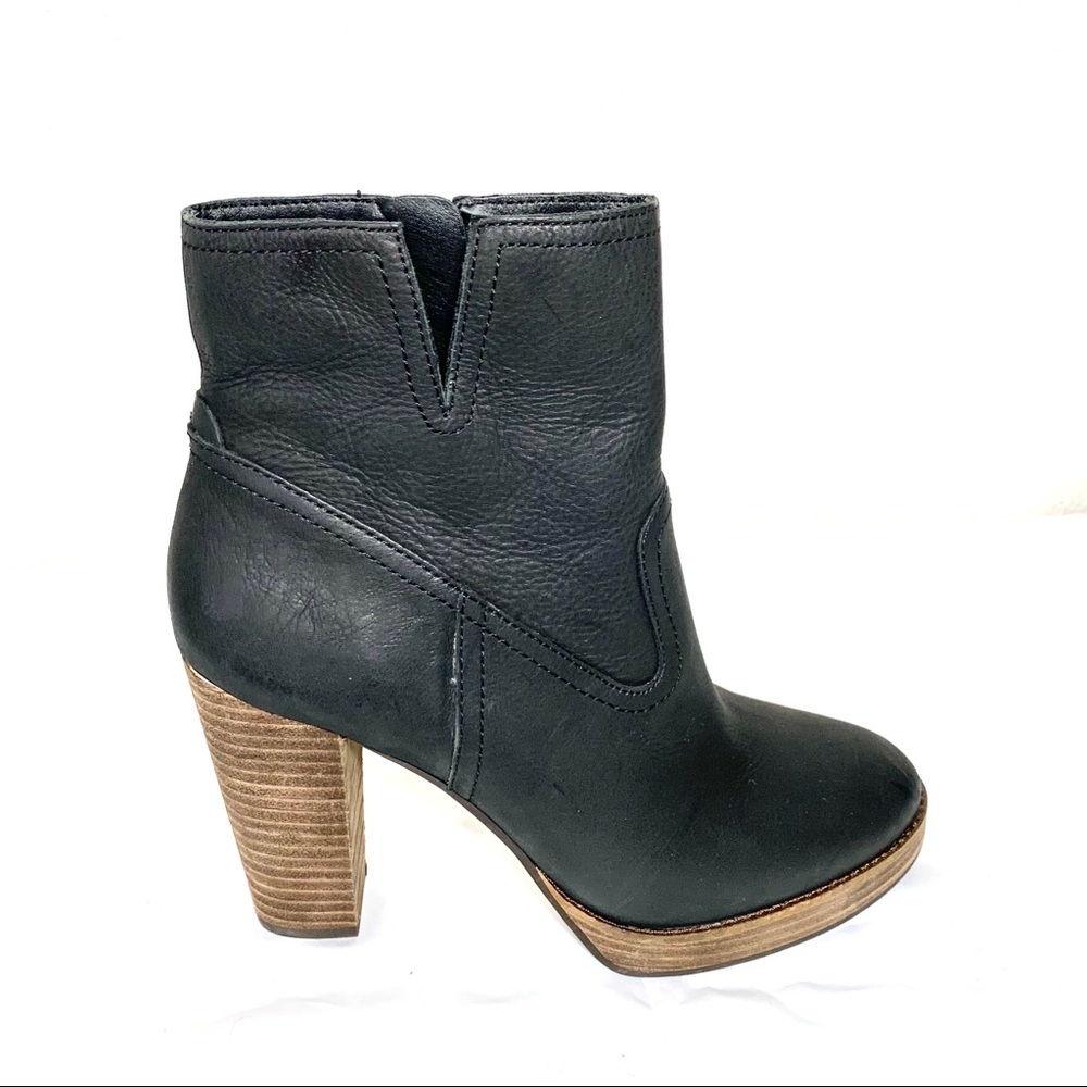 BRAND NEW Lucky Brand heeled bootie black